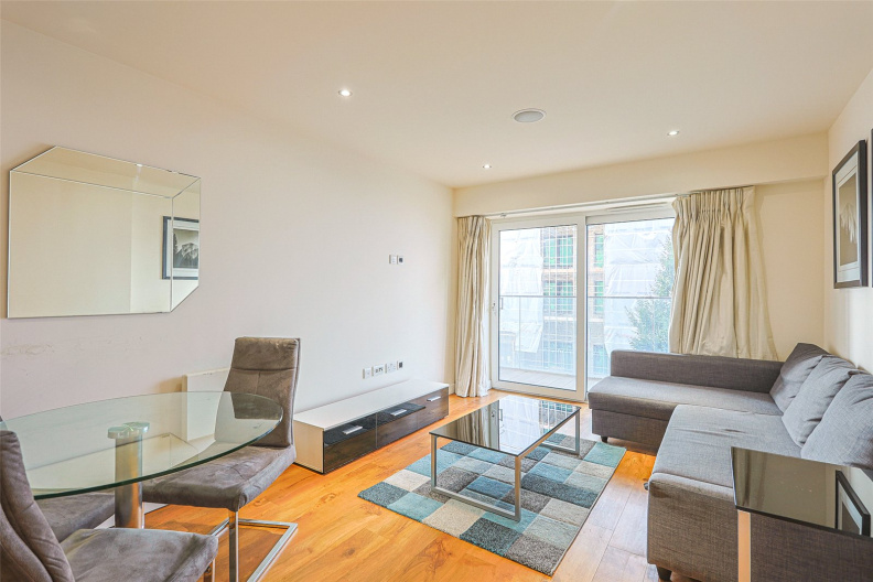 1 bedroom apartments/flats to sale in East Drive, Colindale-image 3