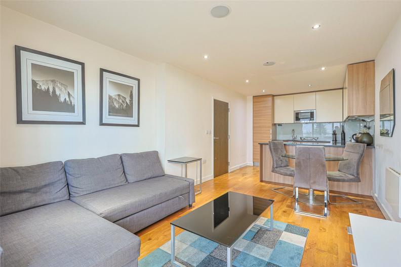 1 bedroom apartments/flats to sale in East Drive, Colindale-image 5