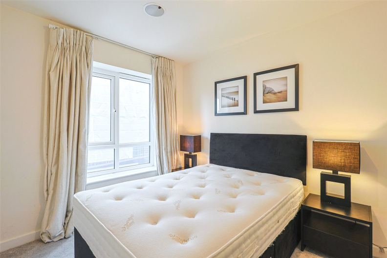 1 bedroom apartments/flats to sale in East Drive, Colindale-image 8