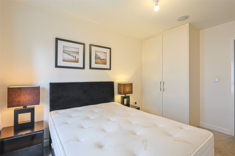 1 bedroom apartments/flats to sale in East Drive, Colindale-image 14