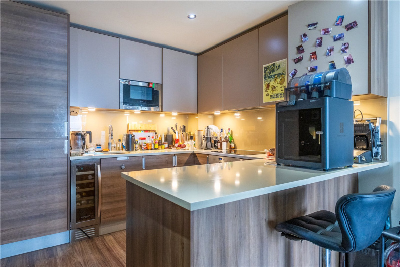 1 bedroom apartments/flats to sale in East Drive, London-image 8
