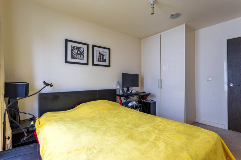 1 bedroom apartments/flats to sale in East Drive, London-image 11