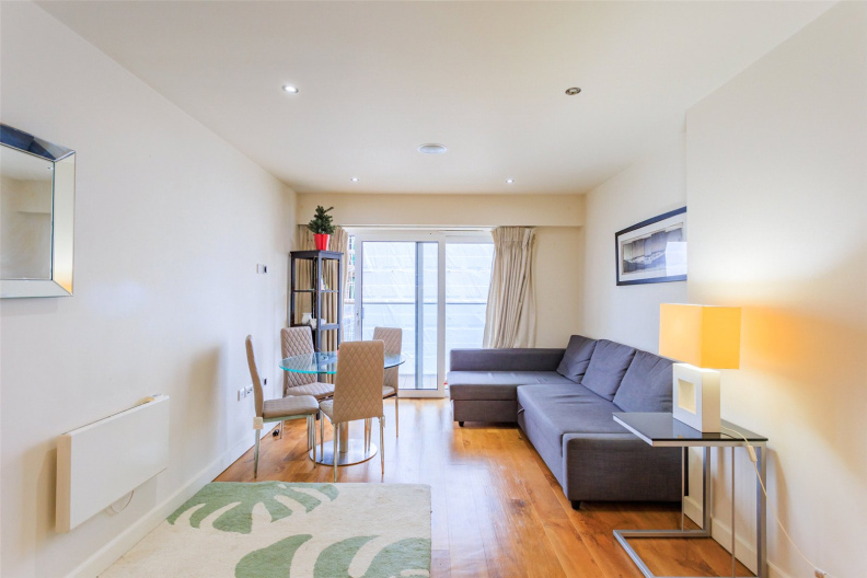 1 bedroom apartments/flats to sale in East Drive, Colindale-image 2