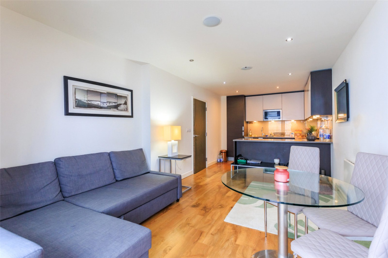 1 bedroom apartments/flats to sale in East Drive, Colindale-image 3