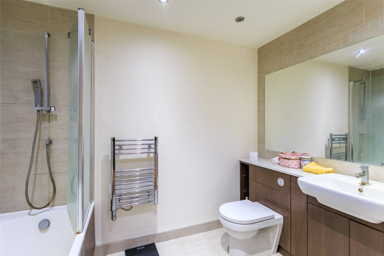 1 bedroom apartments/flats to sale in East Drive, Colindale-image 7