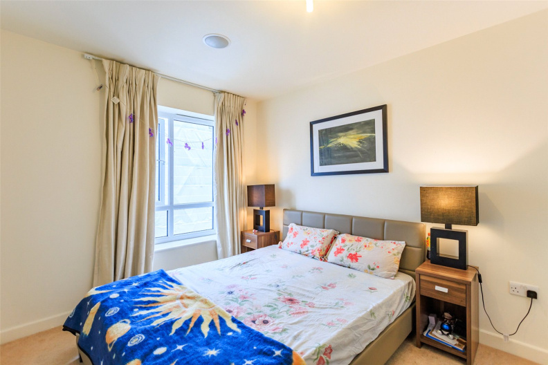 1 bedroom apartments/flats to sale in East Drive, Colindale-image 5