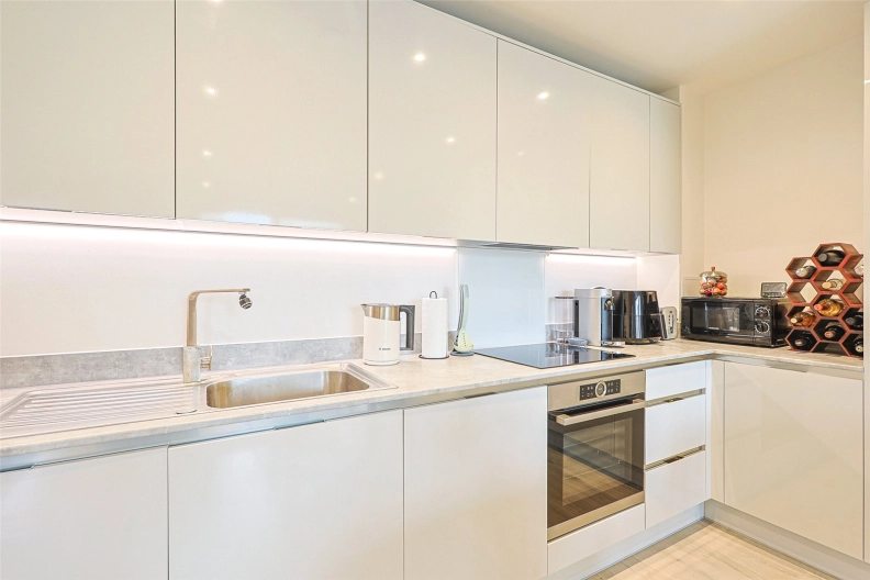 1 bedroom apartments/flats to sale in Lismore Boulevard, Colindale Gardens, Colindale-image 17