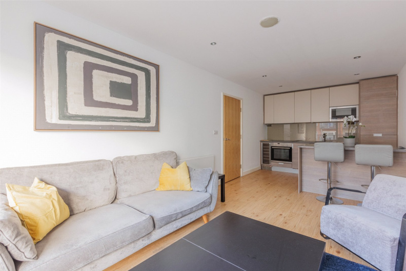 2 bedrooms apartments/flats to sale in Heritage Avenue, Colindale-image 3