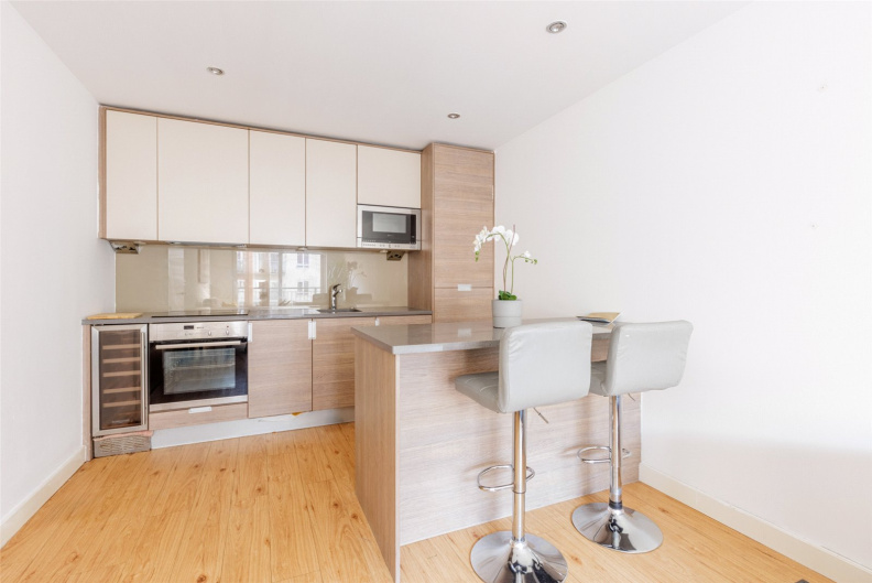 2 bedrooms apartments/flats to sale in Heritage Avenue, Colindale-image 4