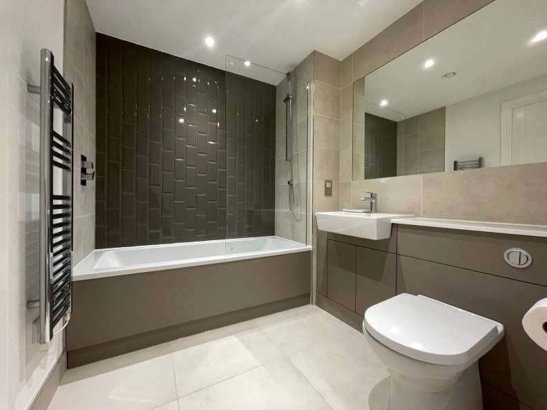 2 bedrooms apartments/flats to sale in Caversham Road, London, Barnet-image 7