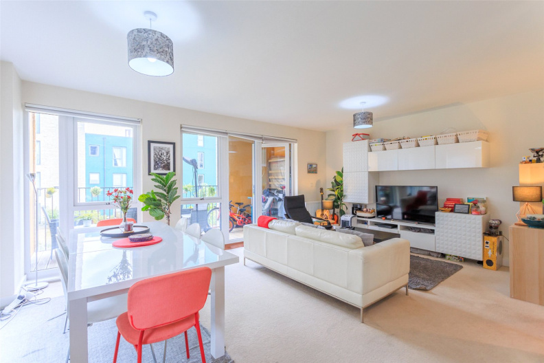 3 bedrooms apartments/flats to sale in Guardian Avenue, London-image 1