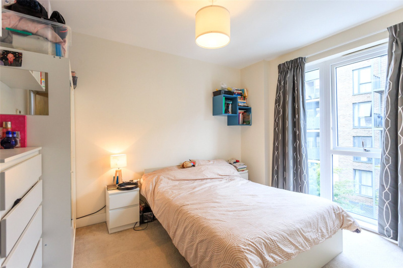 3 bedrooms apartments/flats to sale in Guardian Avenue, London-image 5