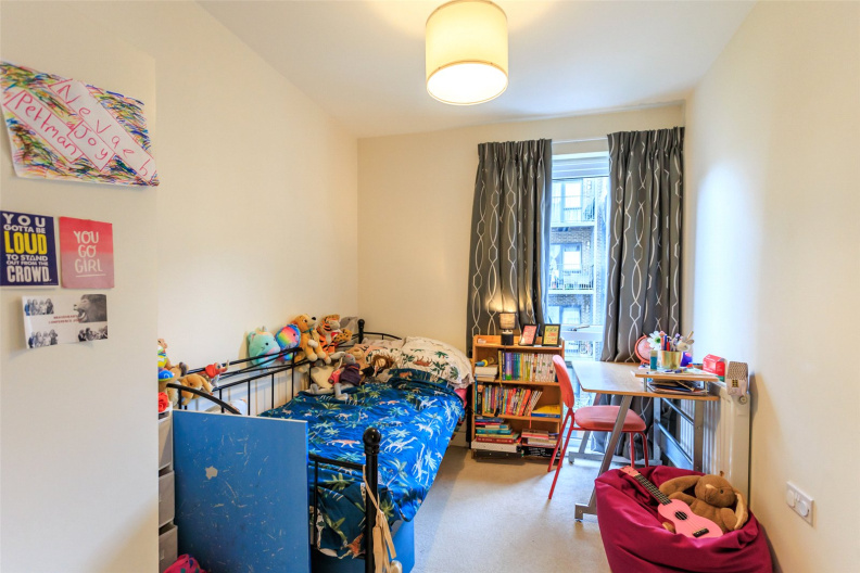 3 bedrooms apartments/flats to sale in Guardian Avenue, London-image 7