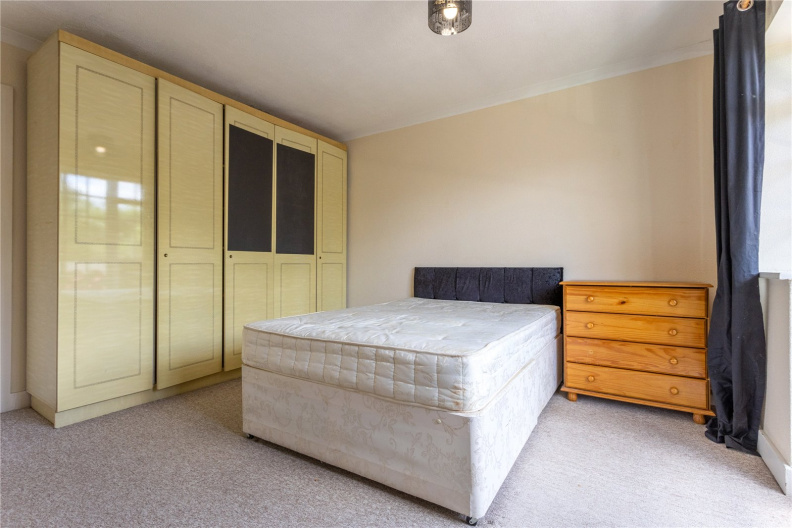 2 bedrooms apartments/flats to sale in Ealing Village, London-image 8