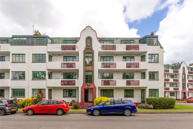 2 bedrooms apartments/flats to sale in Ealing Village, London-image 1