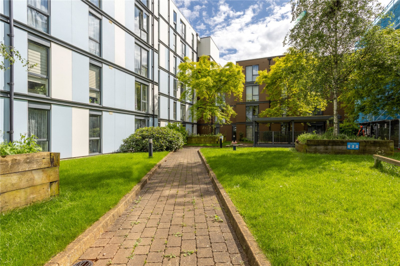 1 bedroom apartments/flats to sale in Salk Close, Colindale-image 8