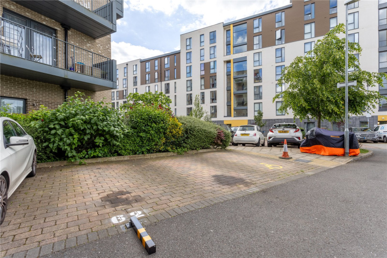 1 bedroom apartments/flats to sale in Salk Close, Colindale-image 11