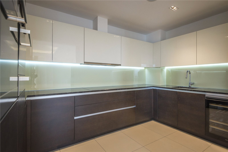 3 bedrooms apartments/flats to sale in Longfield Avenue, Ealing-image 4