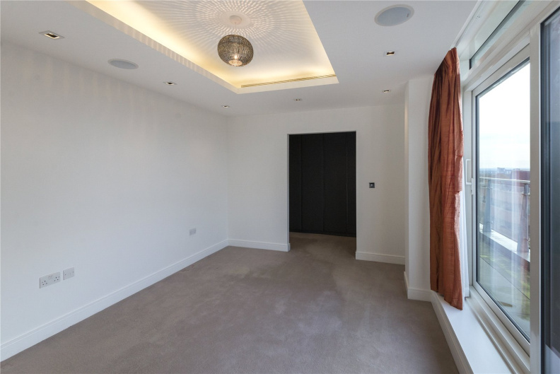 3 bedrooms apartments/flats to sale in Longfield Avenue, Ealing-image 14