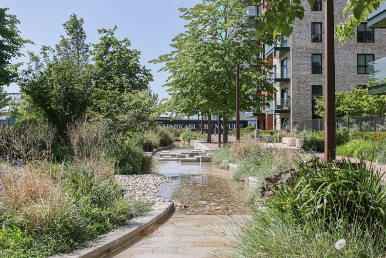 Studio apartments/flats to sale in Greenleaf Walk, Southall-image 17