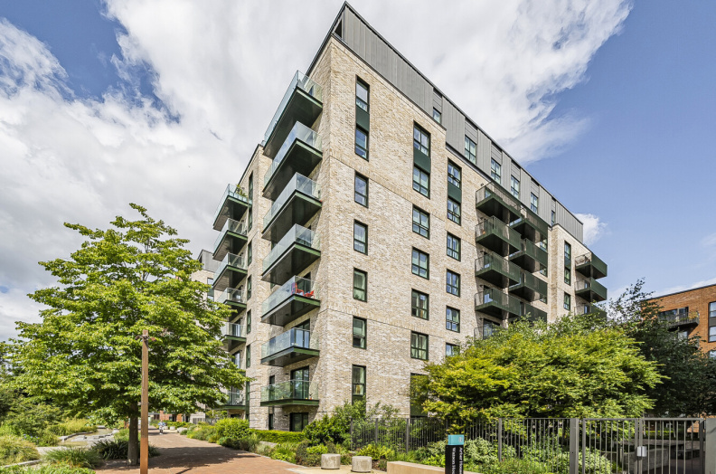 1 bedroom apartments/flats to sale in Greenleaf Walk, Southall-image 1