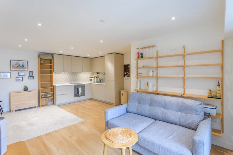 1 bedroom apartments/flats to sale in Caversham Road, Colindale-image 9