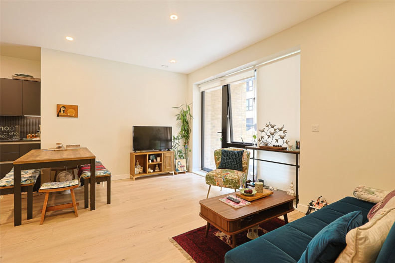 1 bedroom apartments/flats to sale in Middle Road, London-image 13