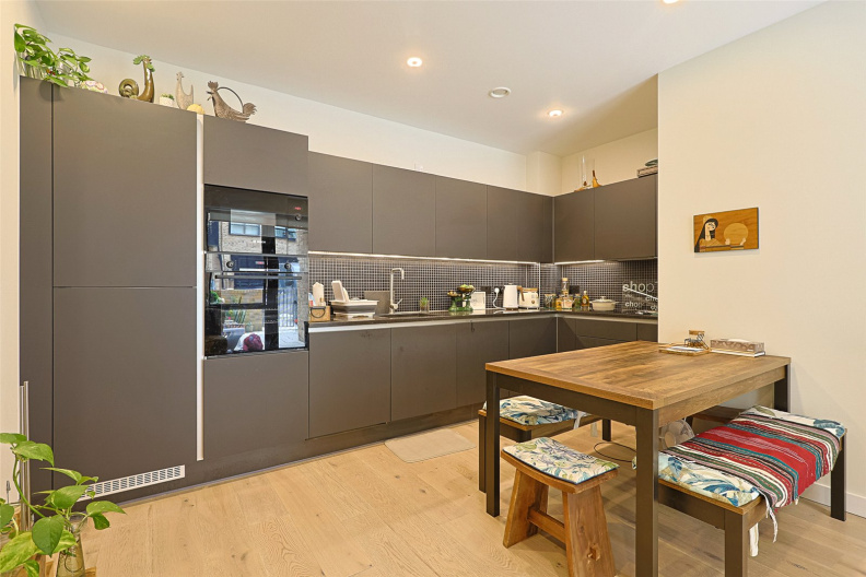 1 bedroom apartments/flats to sale in Middle Road, London-image 14