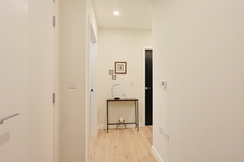 1 bedroom apartments/flats to sale in Middle Road, London-image 11