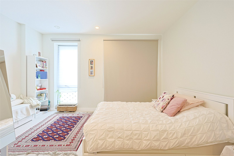 1 bedroom apartments/flats to sale in Middle Road, London-image 3