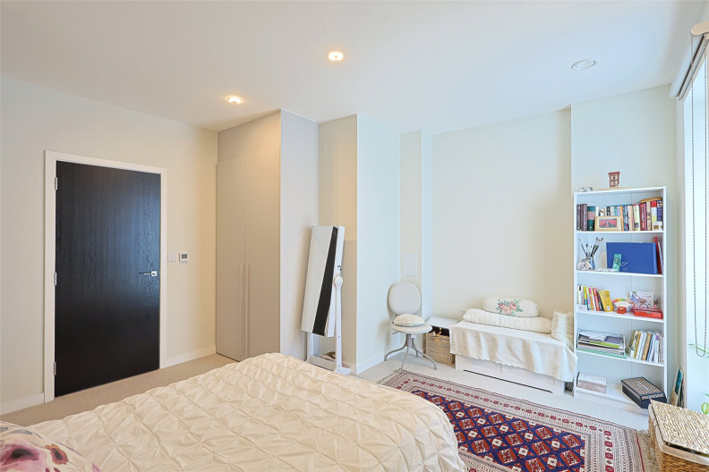 1 bedroom apartments/flats to sale in Middle Road, London-image 18