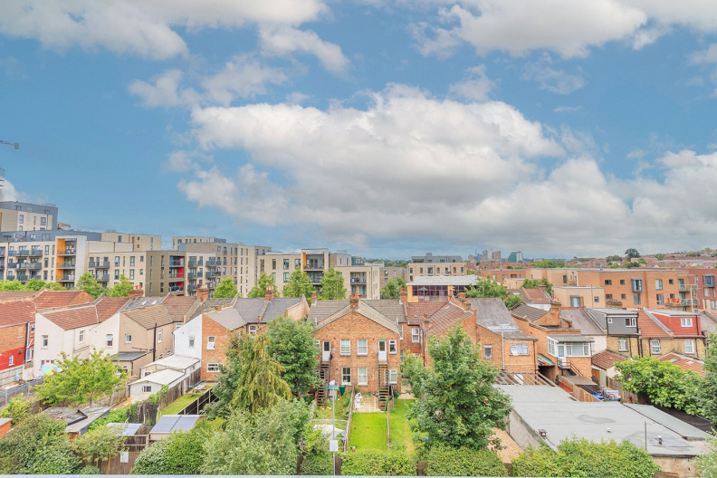 2 bedrooms apartments/flats to sale in Joslin Avenue, London-image 5