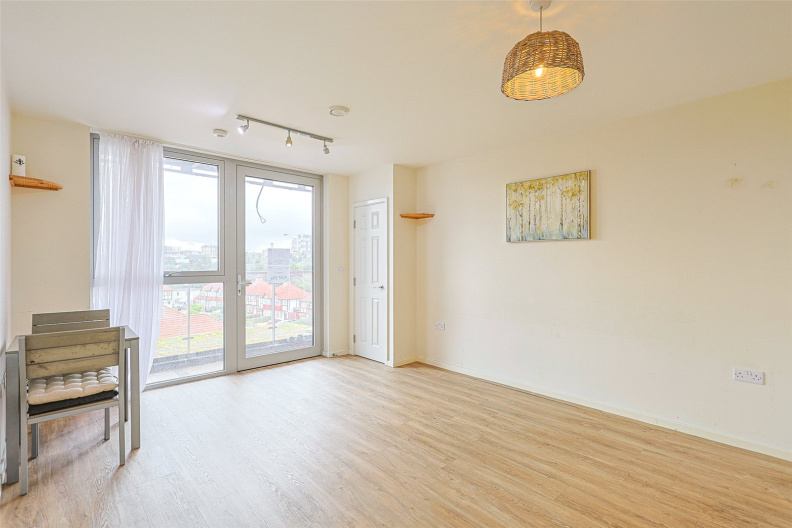 1 bedroom apartments/flats to sale in The Hyde, Colindale-image 9