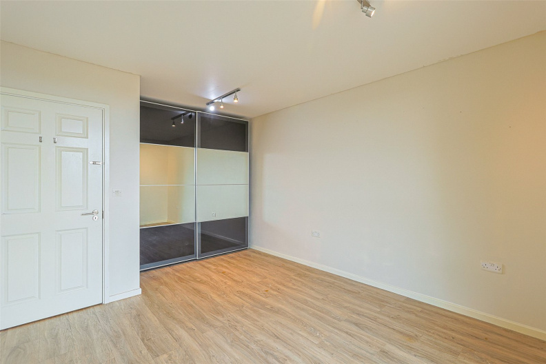 1 bedroom apartments/flats to sale in The Hyde, Colindale-image 3