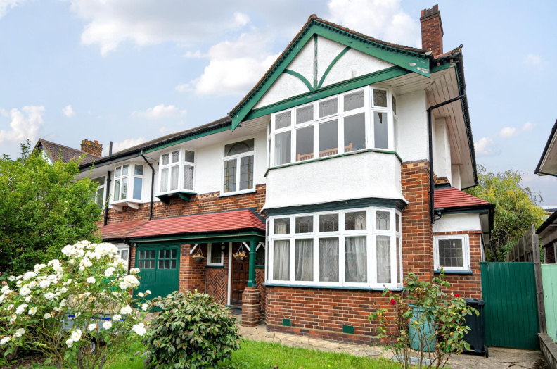 4 bedrooms houses to sale in Delamere Road, London-image 1