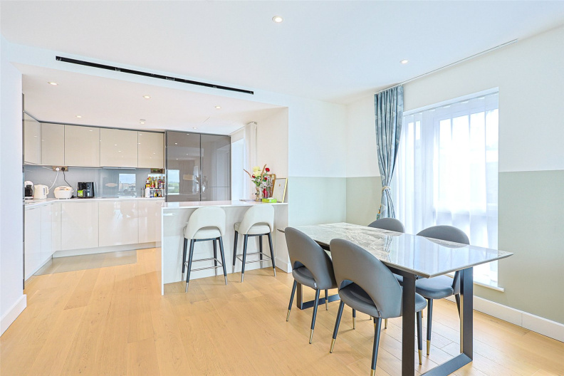 3 bedrooms apartments/flats to sale in Caversham Road, Colindale-image 9