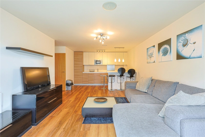 2 bedrooms apartments/flats to sale in Boulevard Drive, Beaufort Park, Colindale-image 3