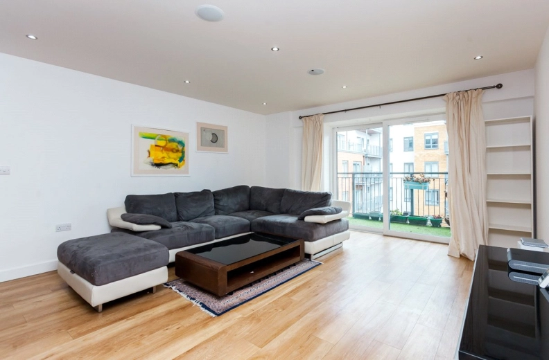 2 bedrooms apartments/flats to sale in Boulevard Drive, Beaufort Park, Colindale-image 2