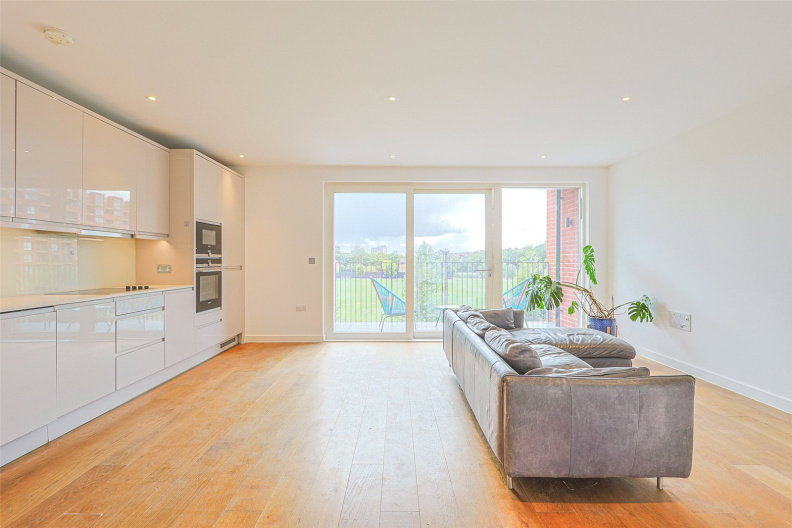 3 bedrooms apartments/flats to sale in Lismore Boulevard, Colindale-image 16