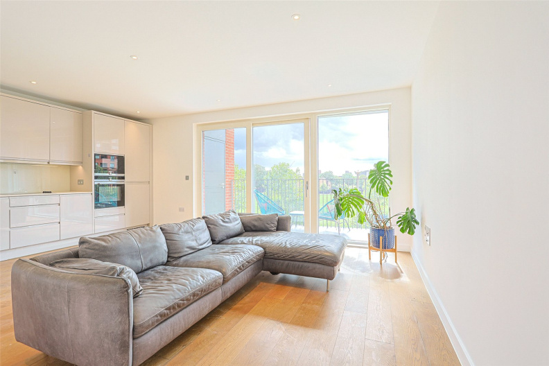 3 bedrooms apartments/flats to sale in Lismore Boulevard, Colindale-image 2