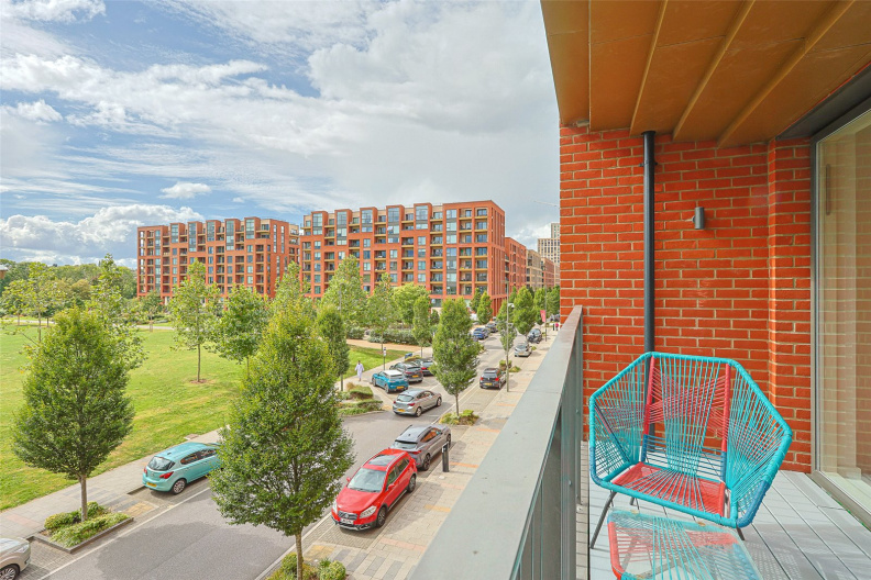 3 bedrooms apartments/flats to sale in Lismore Boulevard, Colindale-image 11