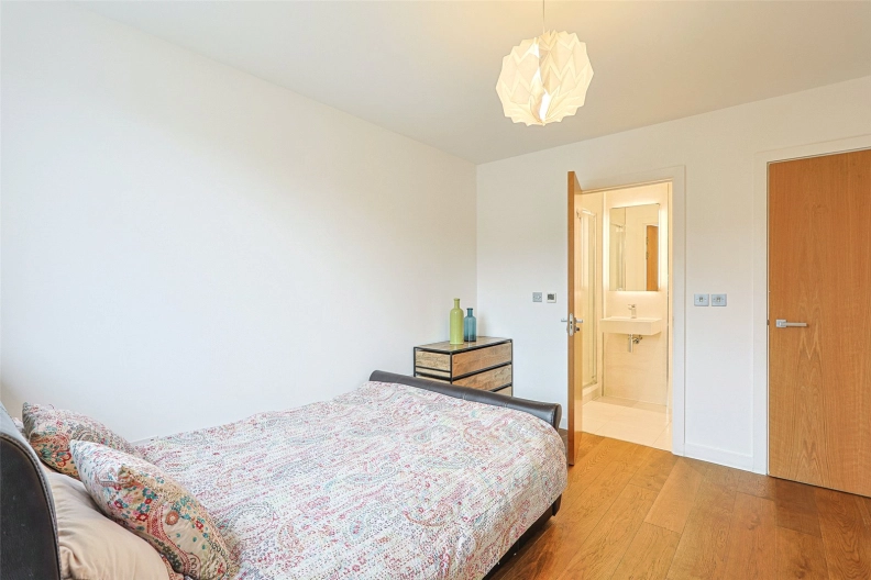 3 bedrooms apartments/flats to sale in Lismore Boulevard, Colindale Gardens, Colindale-image 3