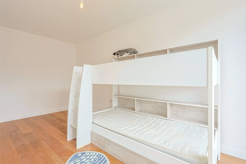 3 bedrooms apartments/flats to sale in Lismore Boulevard, Colindale-image 12