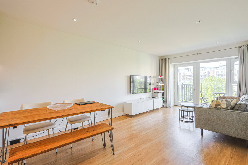 2 bedrooms apartments/flats to sale in Beaufort Square, London-image 17