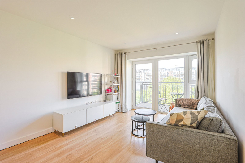 2 bedrooms apartments/flats to sale in Beaufort Square, London-image 2