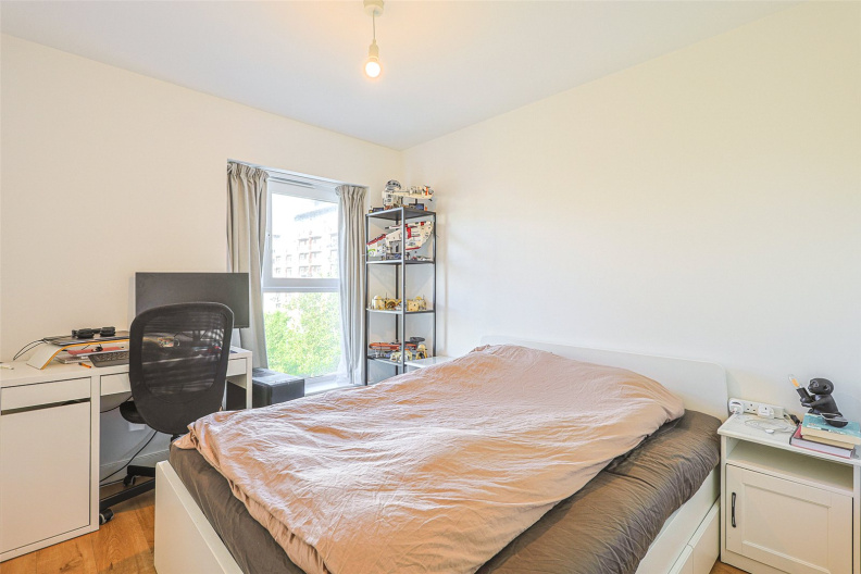 2 bedrooms apartments/flats to sale in Beaufort Square, London-image 3