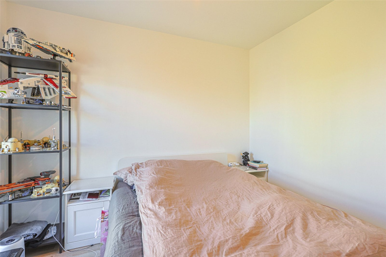 2 bedrooms apartments/flats to sale in Beaufort Square, London-image 19