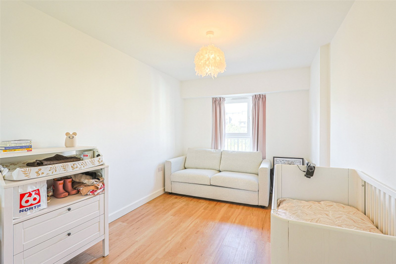 2 bedrooms apartments/flats to sale in Beaufort Square, London-image 4