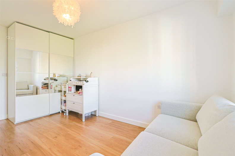 2 bedrooms apartments/flats to sale in Beaufort Square, London-image 20