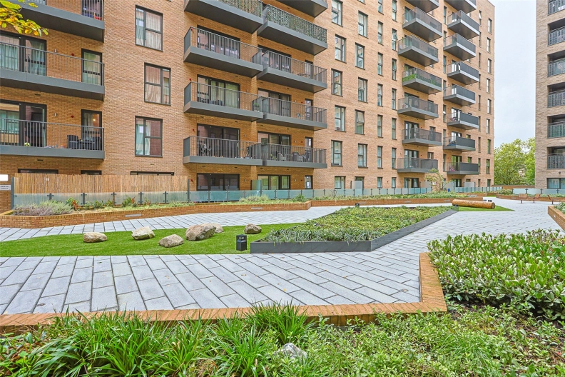 2 bedrooms apartments/flats to sale in Lismore Boulevard, Colindale Gardens, Colindale-image 12